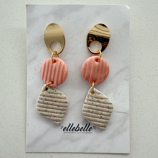 Oorbellen: Oorbellen goud roze beige