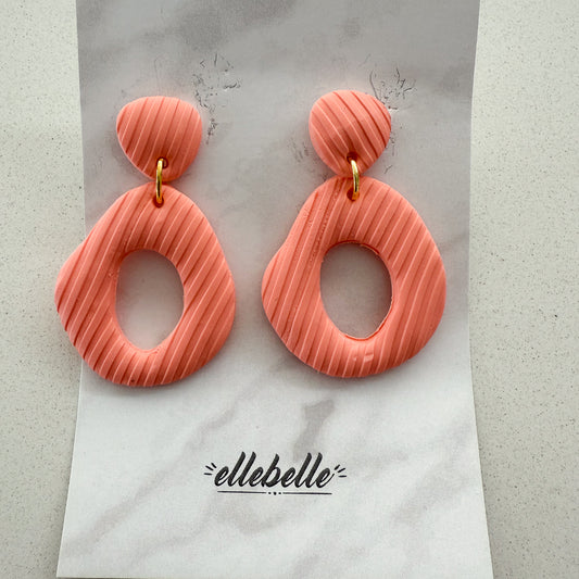 Oorbellen: Statement earring zalmroze